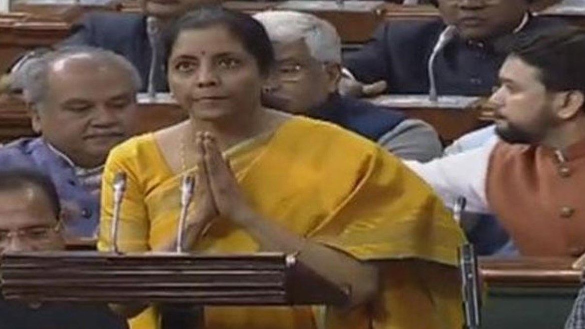 बैंकों का कितना पैसा है डूबने के कगार पर, वसूली के लिए क्या कर रही है सरकार?