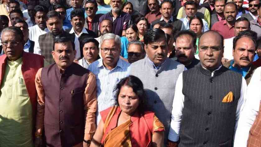 Amit Shah joins Vande Mataram row, calls government move shameful - Satya Hindi
