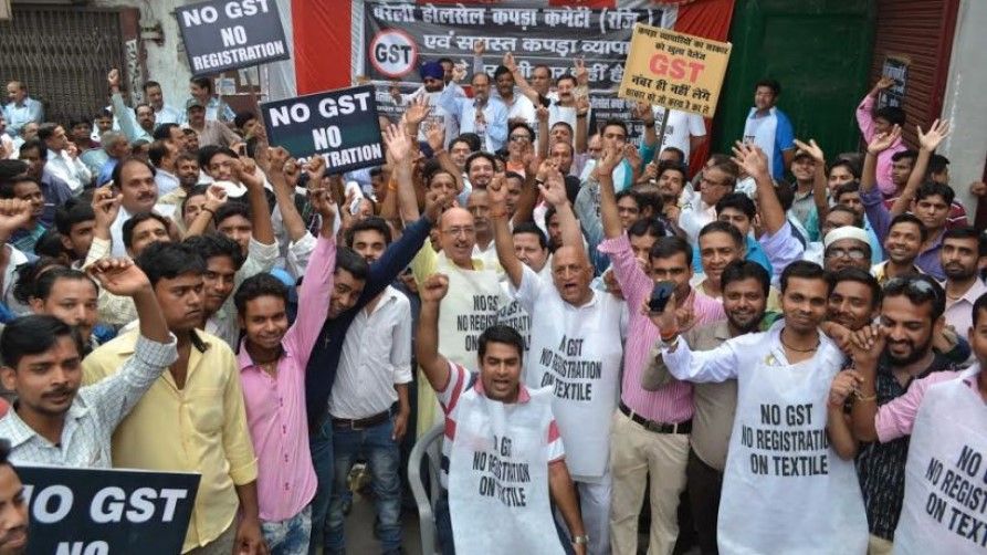 डर के इस माहौल में कैसे सुधरेगी देश की आर्थिक स्थिति?