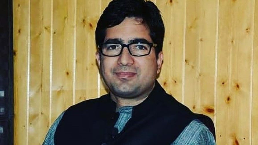 जम्मू-कश्मीर: शाह फ़ैसल से पीएसए हटा, जल्द होंगे रिहा