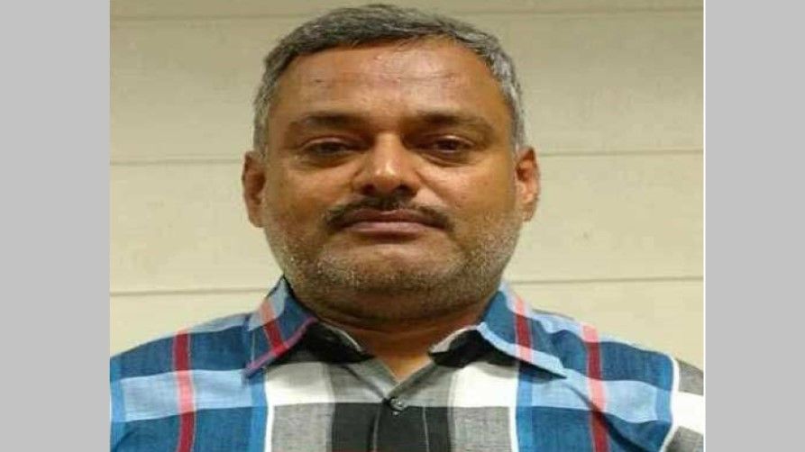 योगी जी, जवाब दो - लिस्टेड अपराधियों में विकास दुबे का नाम क्यों नहीं था?