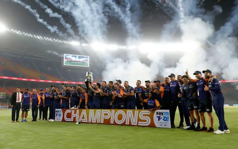 mumbai indian to capture IPL 2021, claims michael vaughan - Satya Hindi