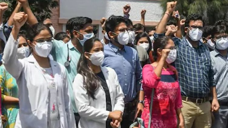 Junior doctors strike in Madhya pradesh - Satya Hindi