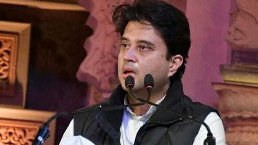 ग्वालियर में सिंधिया के खिलाफ काले झंडे से गुटबाजी उजागर: बीजेपी में कब तक टिक पाएँगे?