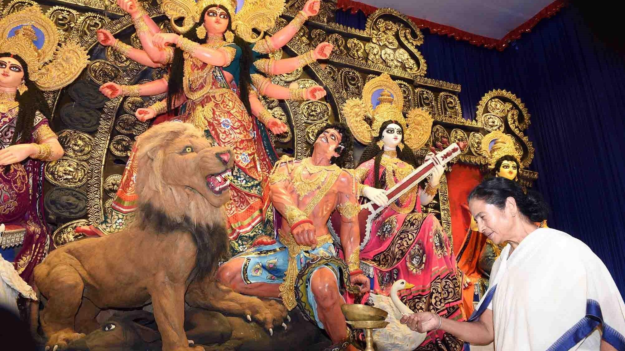 Mamata Banerjee Durga Puja to Narendra Modi Hindutva - Satya Hindi