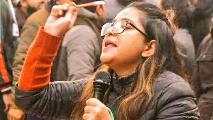 सफूरा ज़रगर का मामला देश में लोकतंत्र के पूरी तरह पतन का प्रतीक