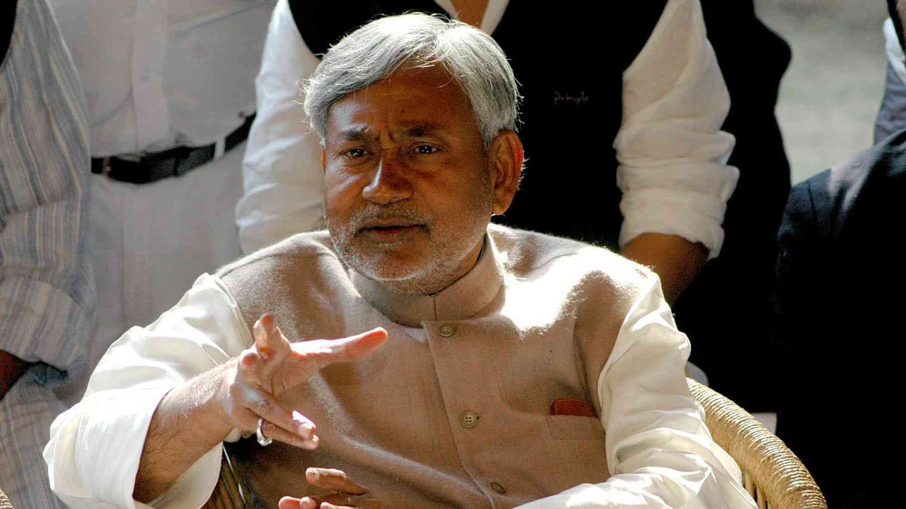 बागियों को माफ़ नहीं, 'साफ़' करते हैं नीतीश कुमार