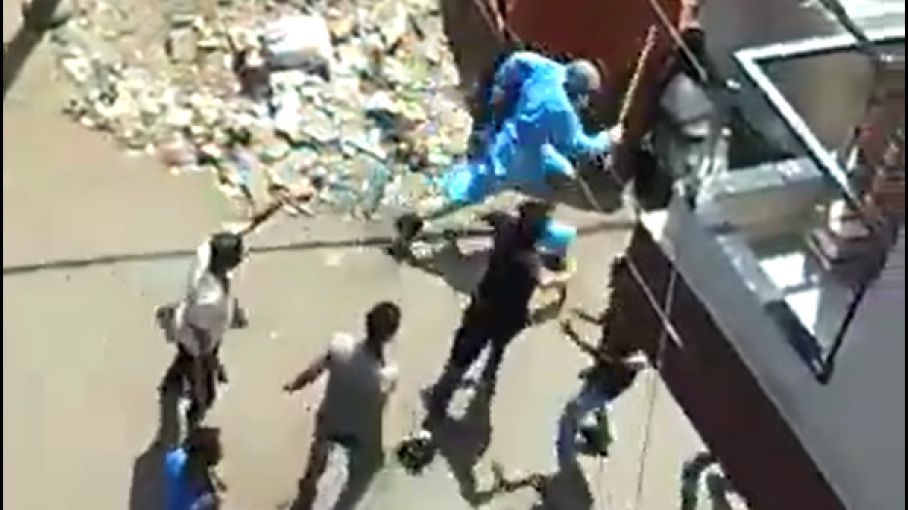इंदौर: डॉक्टर्स पर हमले के बाद माफ़ी मांगना आग बुझाने की नायाब कोशिश