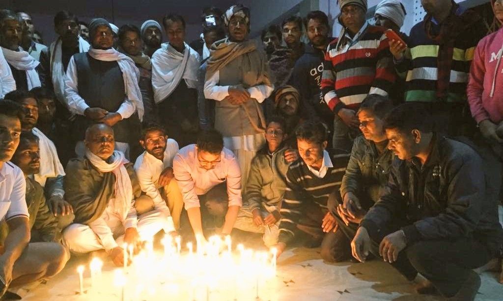 बेरोज़गारी से जूझ रहे युवाओं ने केंद्र सरकार से कहा- रोज़गार दो