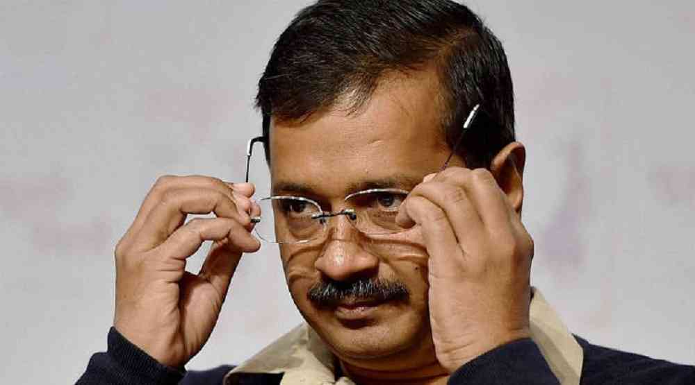 राजनीतिक पैंतरेबाज़ी में मोदी से आगे निकल गए केजरीवाल