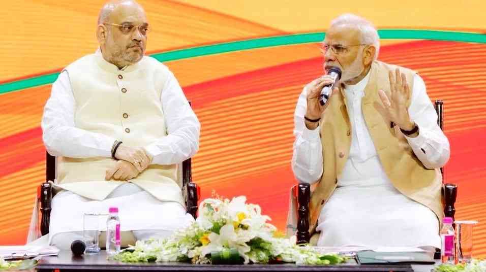 कितने और भ्रष्टाचार के आरोपियों को पार्टी में शामिल करेगी बीजेपी?