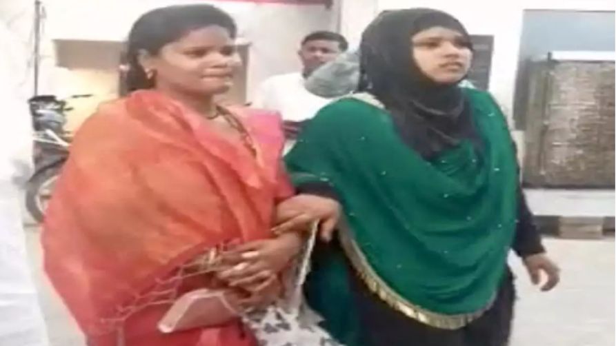 हिंदू लड़की ने बचाया मुसलिम परिवार को, कब रुकेंगे मुसलमानों पर हमले?