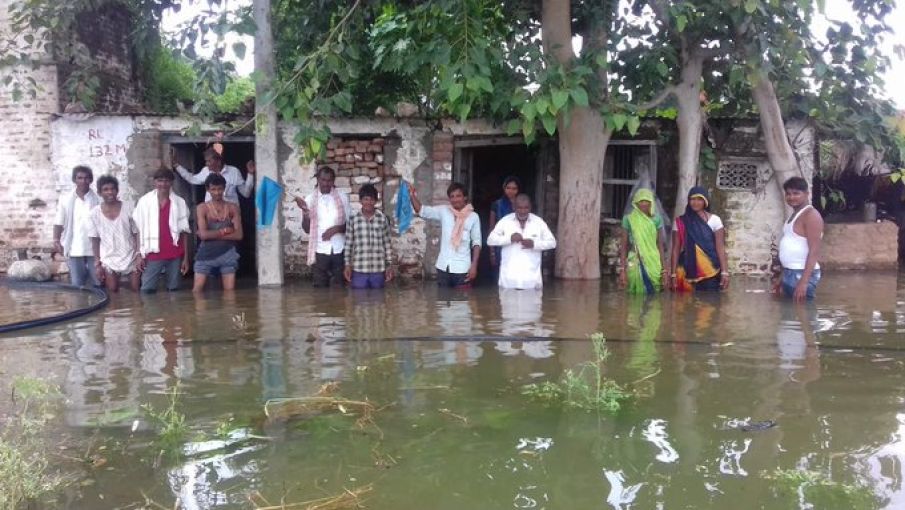 सरोवर बांध: गुजरात की ‘हठ’ से मध्य प्रदेश में 30 हज़ार परिवार ख़तरे में