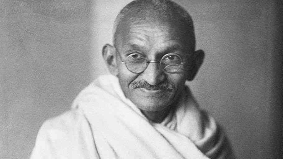 आरएसएस आज भी महात्मा गाँधी से थर्राता क्यों है?