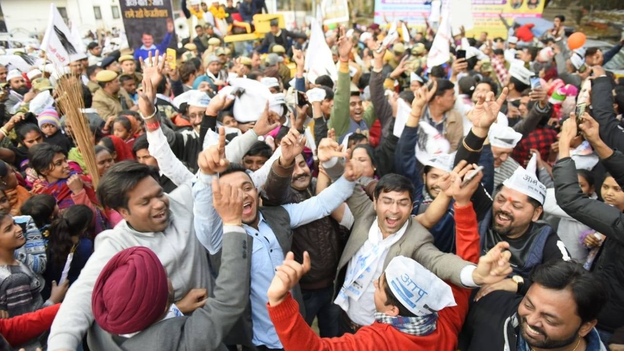 दिल्ली चुनाव में युवाओं की पहली पसंद मोदी नहीं, अरविंद केजरीवाल