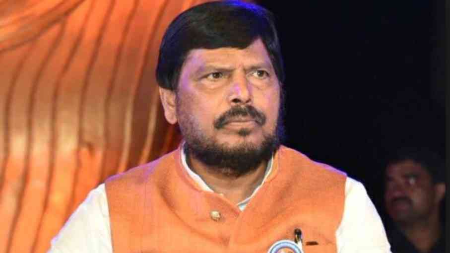 महाराष्ट्र में&nbsp;ख़रीद -फ़रोख़्त से सरकार बनाने को तैयार थी बीजेपी : अठावले