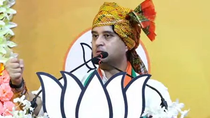 एमपी: उपचुनाव से पहले कांग्रेस को एक और झटका देने की तैयारी में सिंधिया