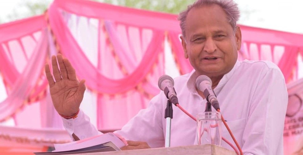 राजस्थान: जांच एजेंसियों के जरिये लड़ी जा रही लड़ाई, गहलोत के भाई के ठिकानों पर छापे&nbsp;