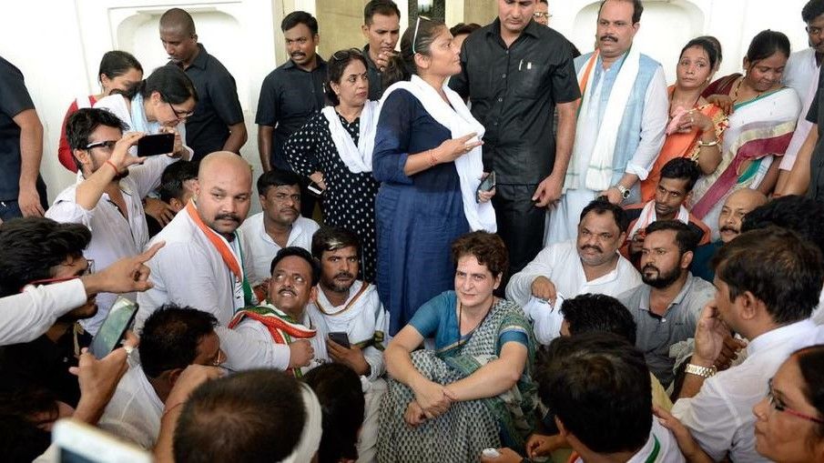 क्या यूपी में विपक्ष की राजनीति की धुरी बनेंगी प्रियंका?