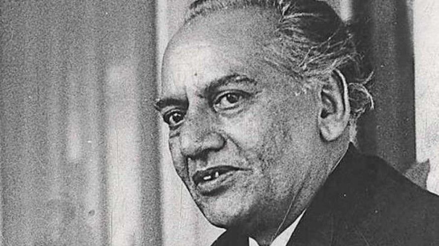 विशेष: फ़ैज़ की शायरी से ख़ौफ़ खाती रहेंगी तानाशाह हुक़ूमतें