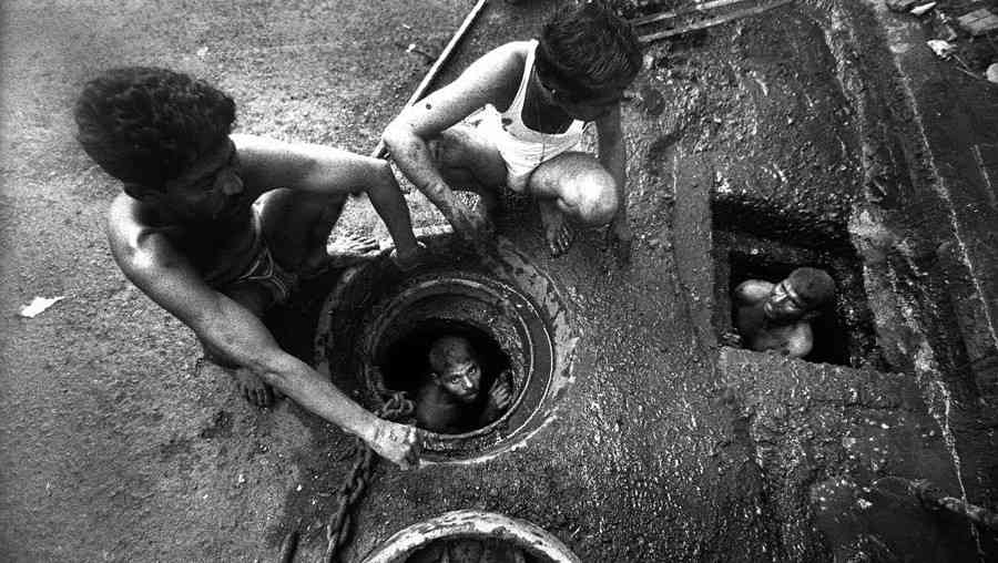 Supreme Court violated on manual scavenging, one more killed in sewage tank - Satya Hindi