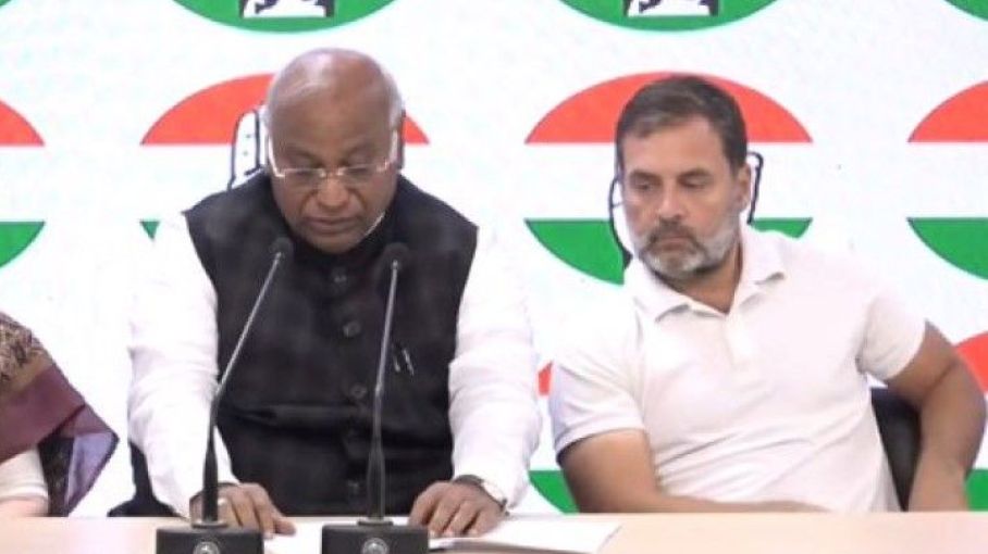 पहलगाम आतंकी हमलाः विपक्ष ने संसद का विशेष सत्र बुलाने के लिए दबाव क्यों बढ़ाया