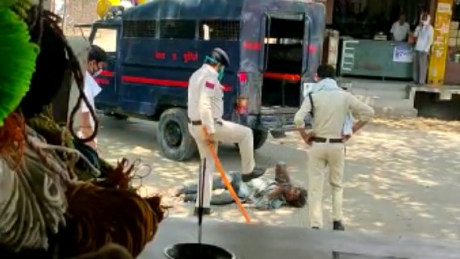 शर्मनाक! बेहोश होने तक युवक की पिटाई करती रही मध्य प्रदेश पुलिस