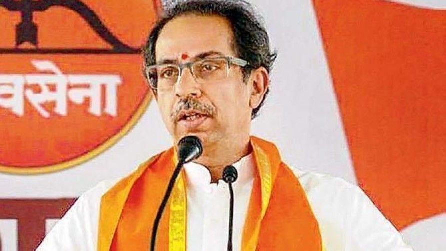 सावरकर को न मानने वालों को जनता के बीच में पीटो: ठाकरे