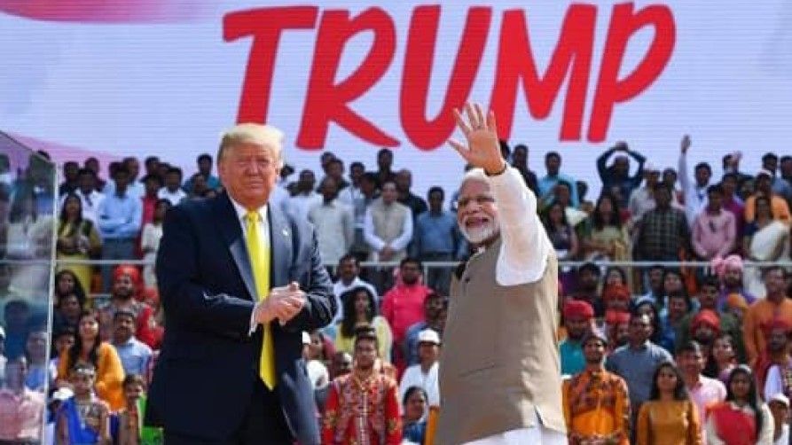 ट्रंप यात्रा: झंडियाँ लगाने और झाँकी पेश करने भर को हम मान बैठे हैं कूटनीति!