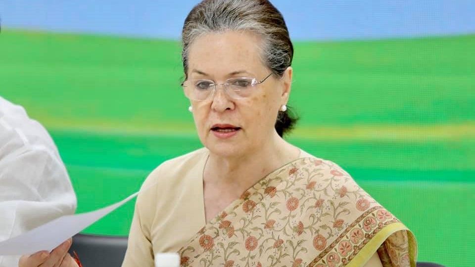 कांग्रेस में चल रही है&nbsp;सोनिया-राहुल की ‘टीम’ के बीच वर्चस्व की लड़ाई?