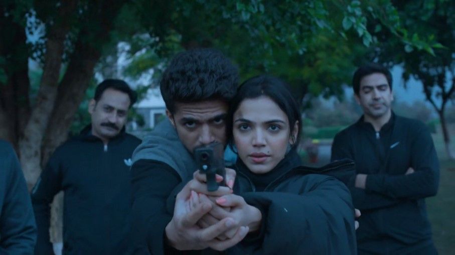 एक्शन और सस्पेंस के चक्कर में कमज़ोर रह गई वेब सीरीज़ 'क्रैकडाउन' की कहानी - crackdown web series review - satya hindi