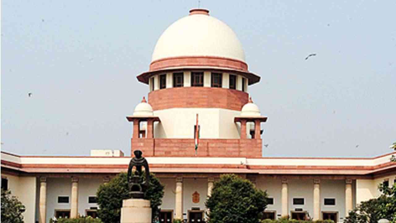 कश्मीर में हिरासत, प्रतिबंध से जुड़े आदेशों की जानकारी दे केंद्र: सुप्रीम कोर्ट