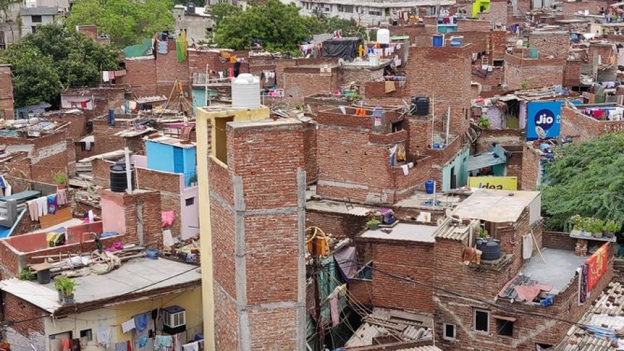 दिल्ली में सिर्फ़ राजनीतिक ‘खेल’ है कॉलोनियों की मंज़ूरी का मुद्दा