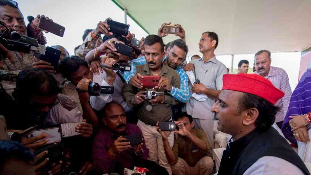 तीसरे मोर्चे में रुकावट, अखिलेश-माया ने केसीआर से मुलाक़ात टाली