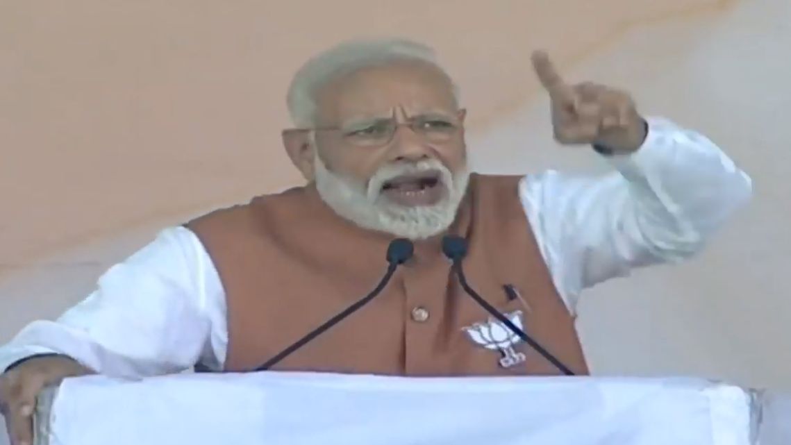 रडार-बादल के बाद अब डिजिटल कैमरा-इंटरनेट पर मोदी ज्ञान!