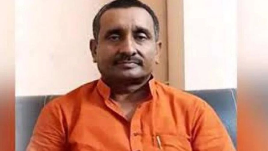 आज़म से माफ़ी मँगवाने वाली बीजेपी में रेप का आरोपी सेंगर क्यों?